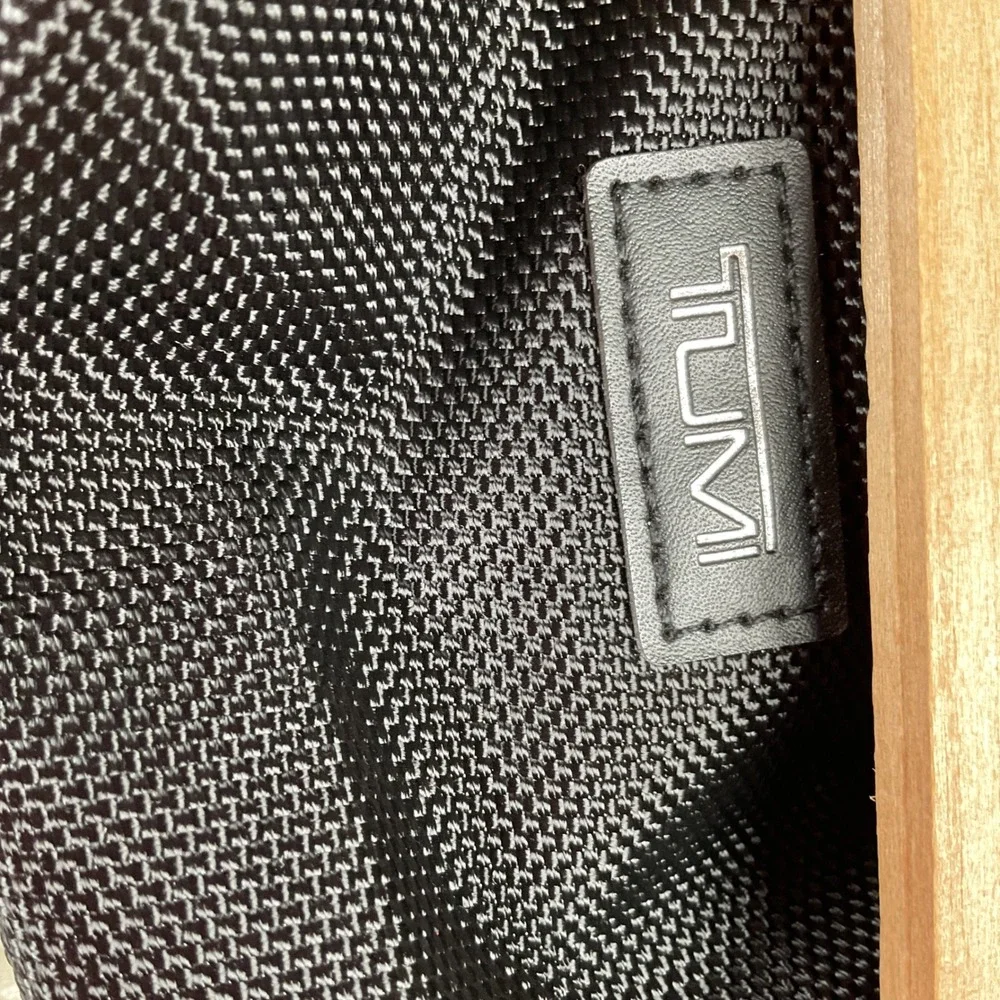 TUMI Pouch Unisex Small Black Ballistic Nylon Delta Amenity Kit Zippered Bag